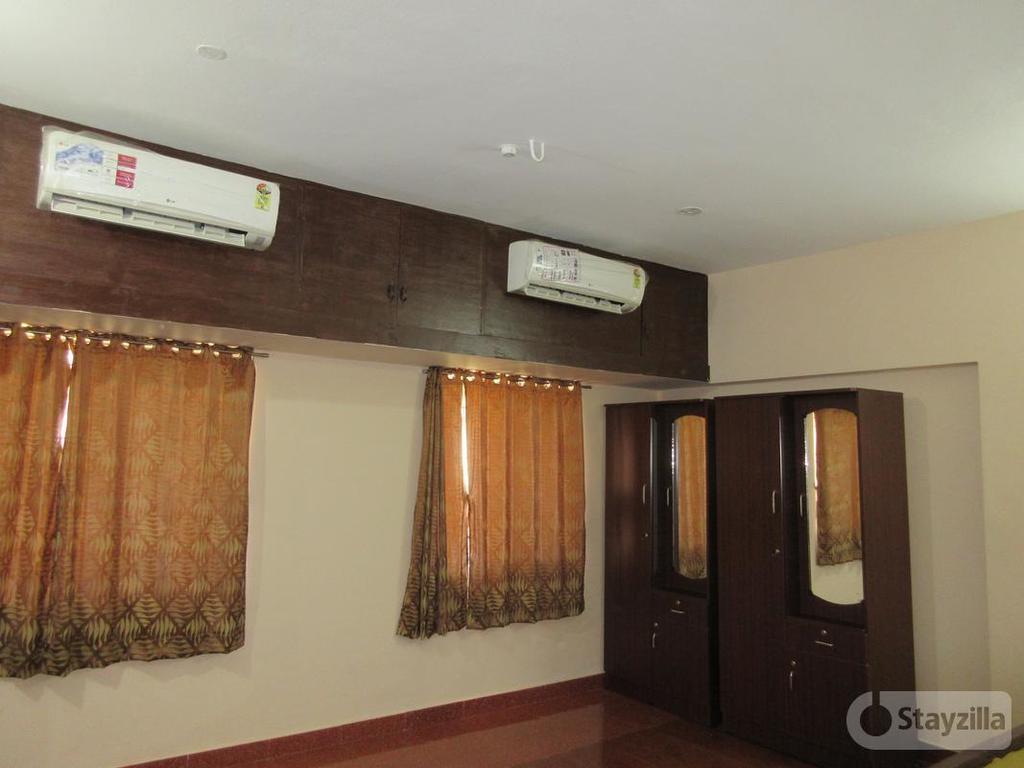 Navagraha Homestay Kumbakonam Buitenkant foto