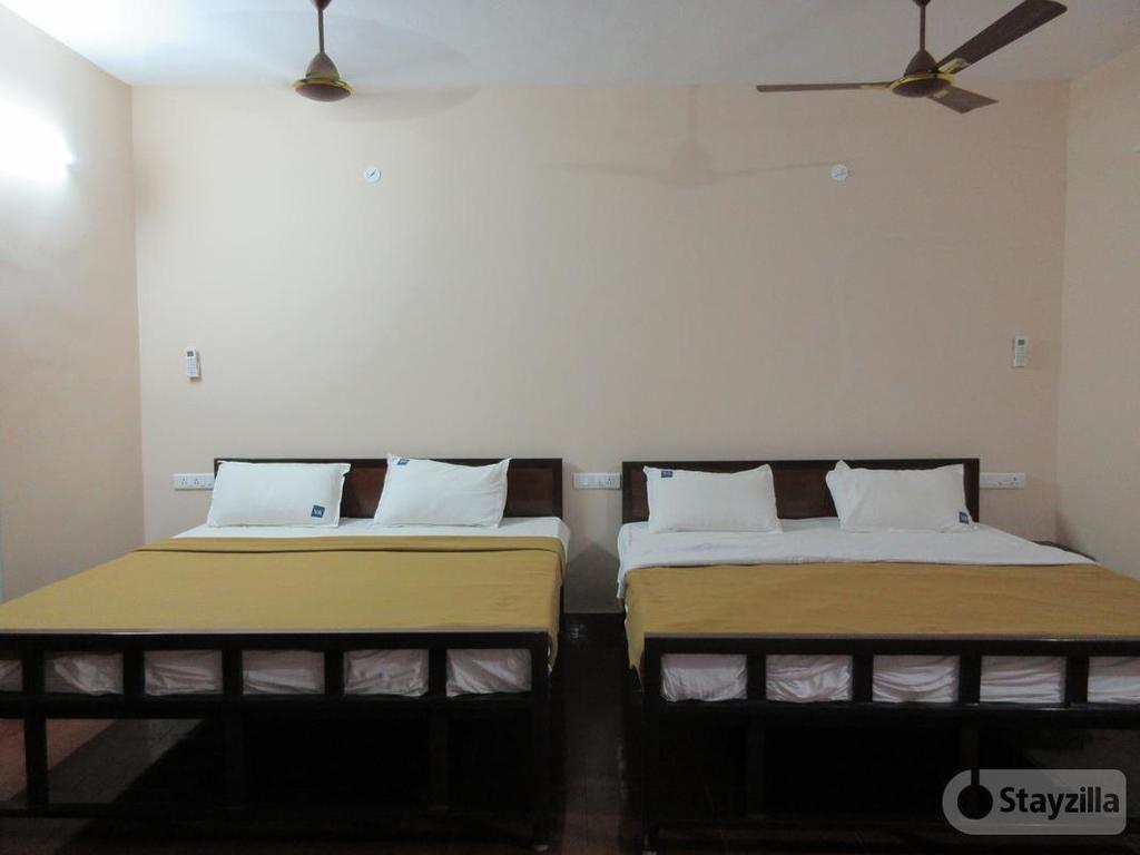 Navagraha Homestay Kumbakonam Buitenkant foto